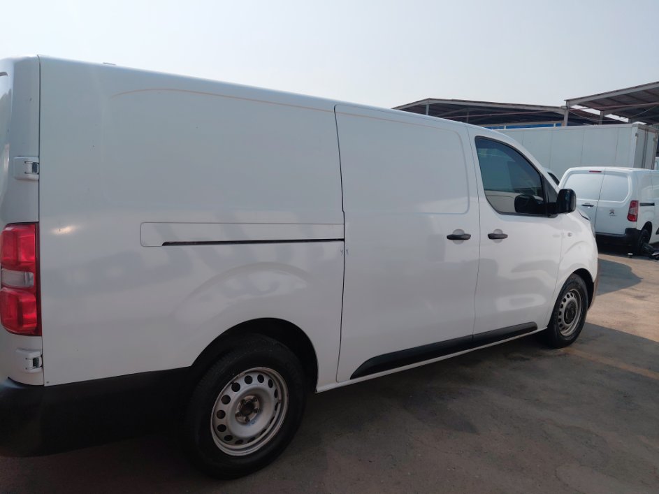 Peugeot  Expert Van  2022 image