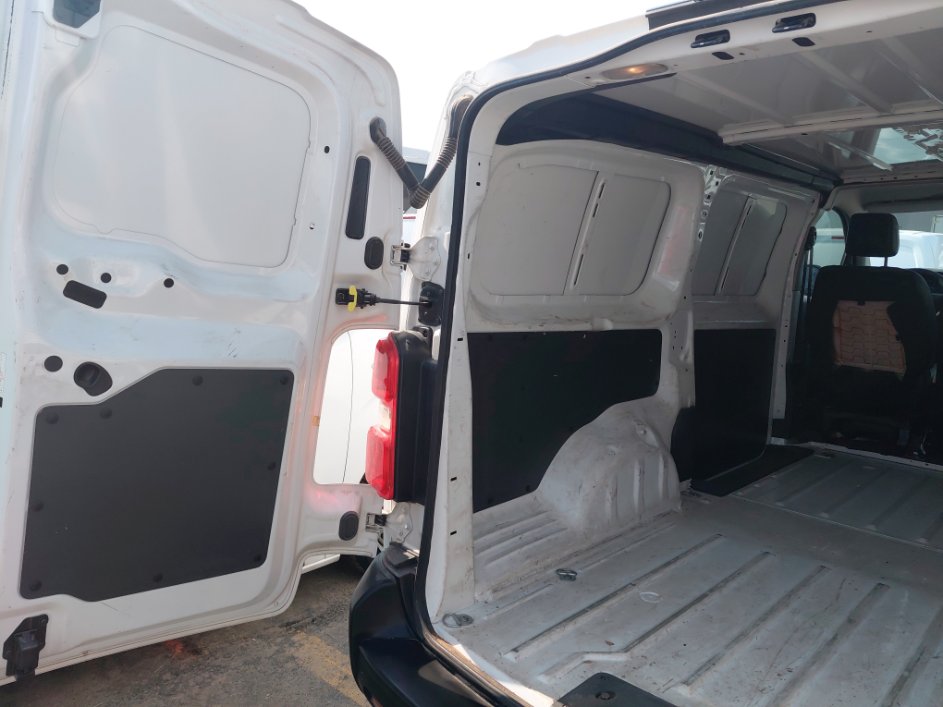 Peugeot  Expert Van  2022 image