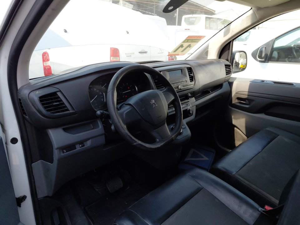 بيجو اكسبرت فان  2022 image