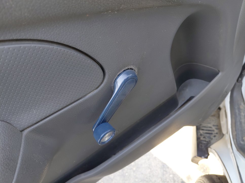 نيسان أورفان  2021 image