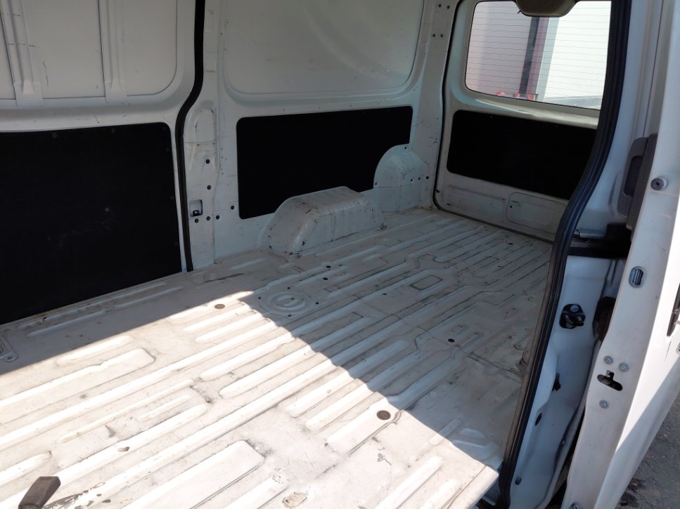 نيسان أورفان  2021 image