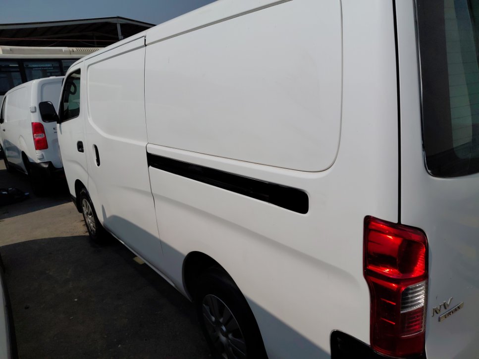 نيسان أورفان  2021 image