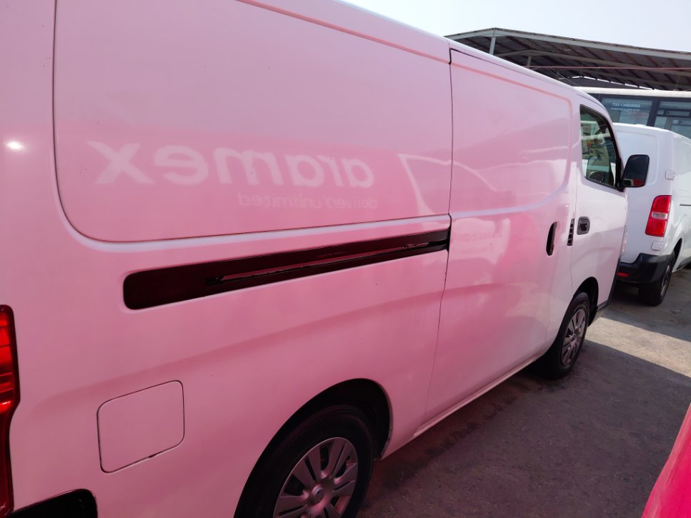 نيسان أورفان  2021 image