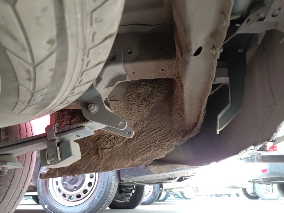 نيسان أورفان  2021 image