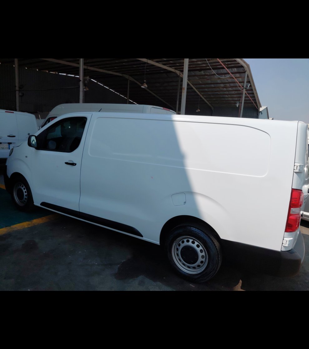 بيجو اكسبرت فان  2022 image