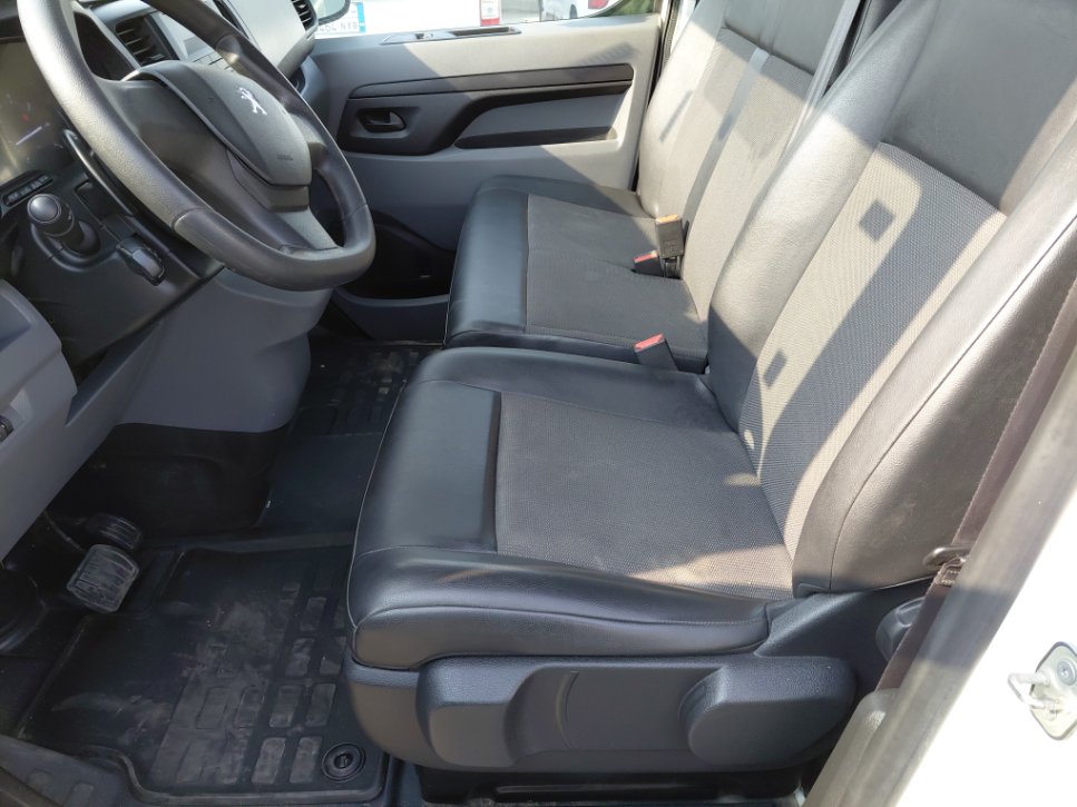 بيجو اكسبرت فان  2022 image