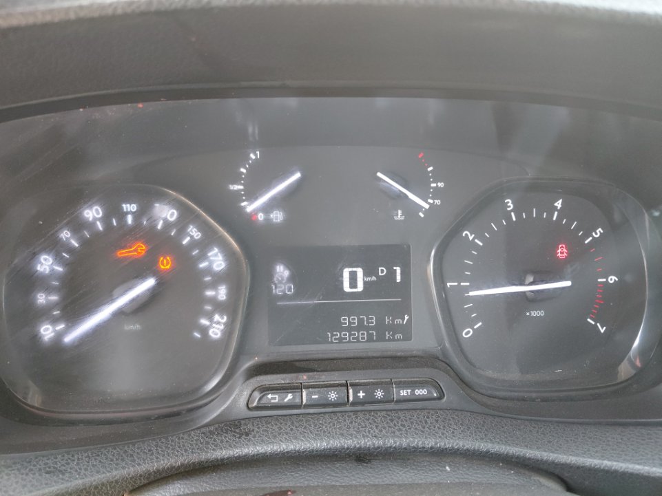 بيجو اكسبرت فان  2022 image