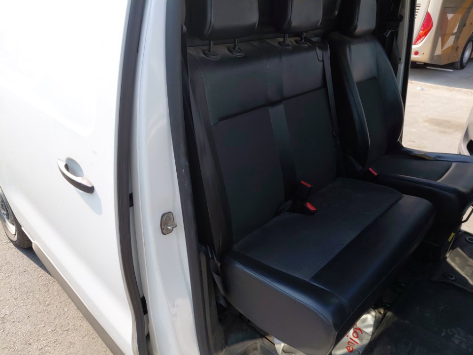 بيجو اكسبرت فان  2022 image