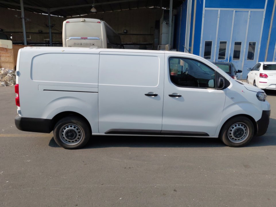 بيجو اكسبرت فان  2022 image