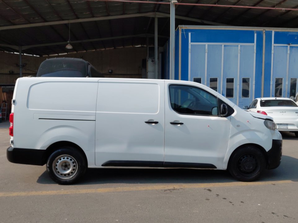 بيجو اكسبرت فان  2022 image