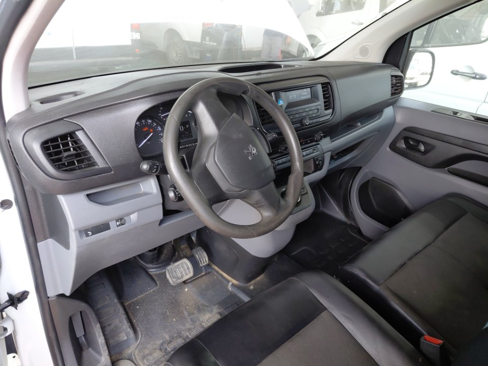 بيجو اكسبرت فان  2022 image