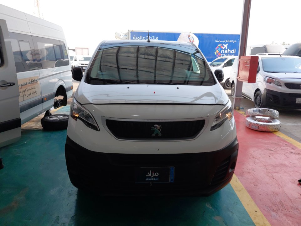 بيجو اكسبرت فان  2022