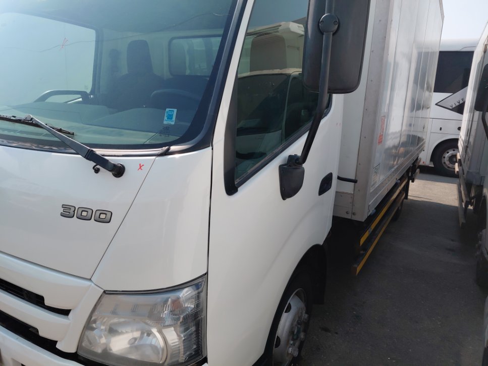 Hino 300  2022 image