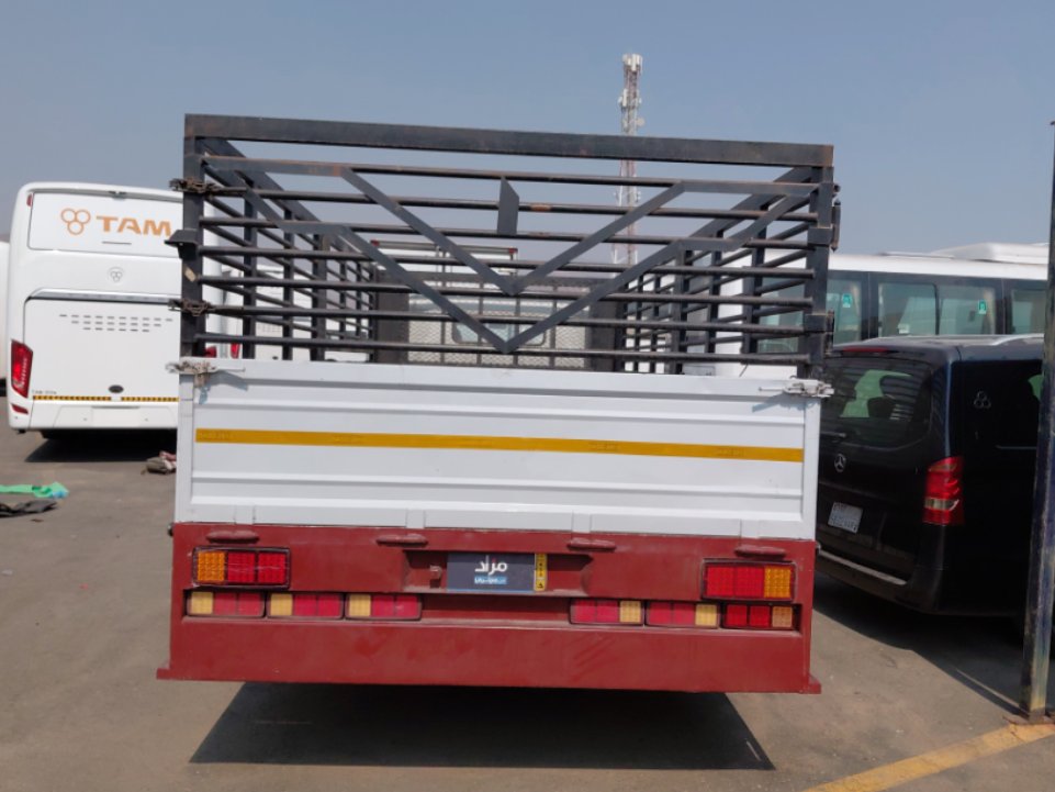 ميتسوبيشي كانتر FUSO 2022 image