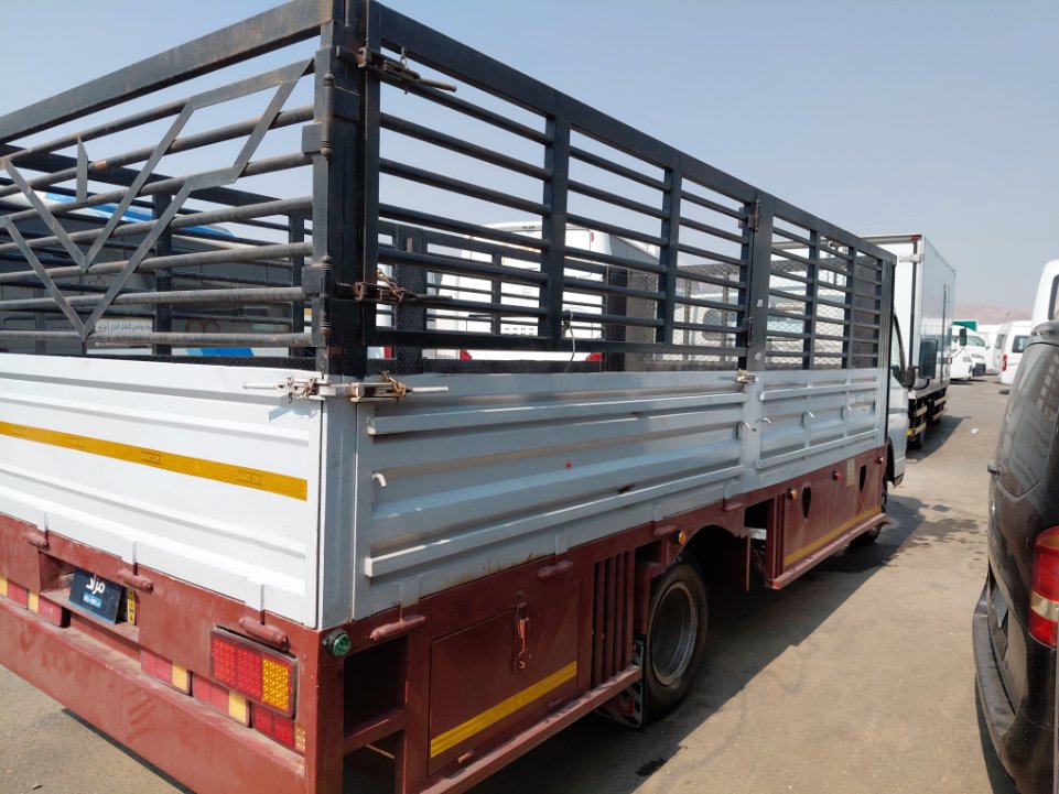 ميتسوبيشي كانتر FUSO 2022 image