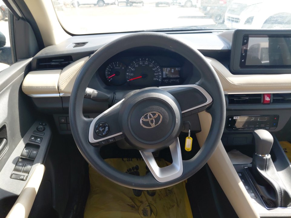 تويوتا يارس  2023 image