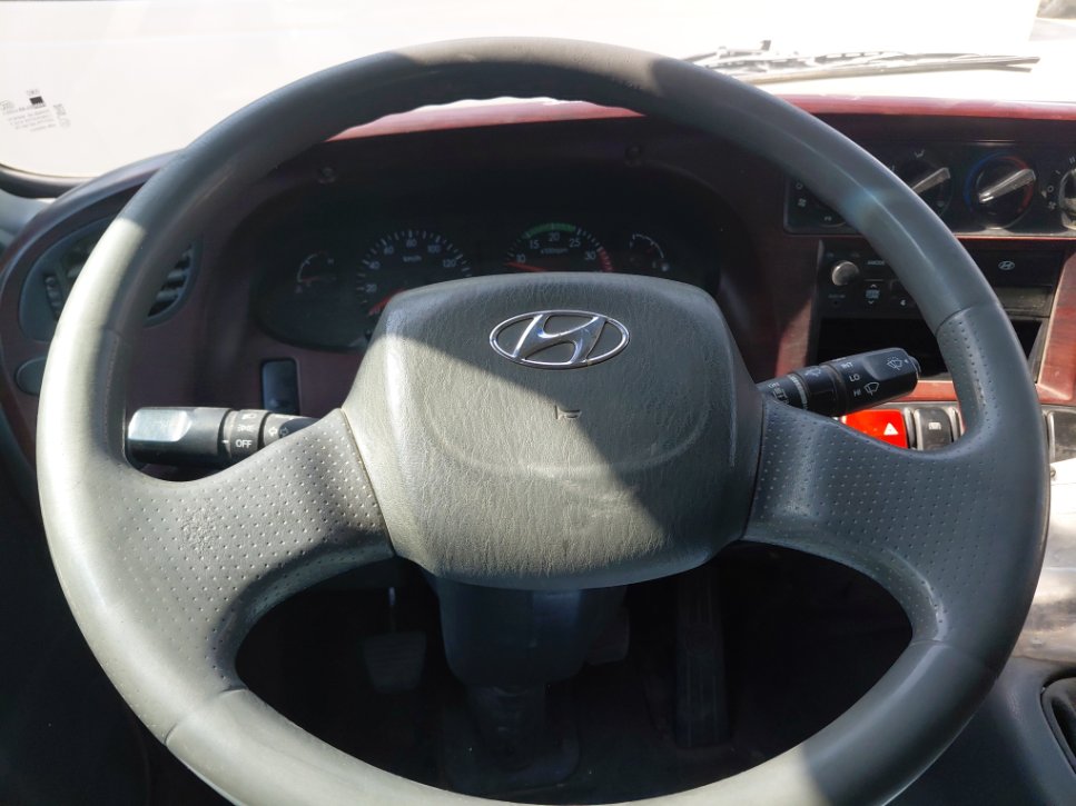 Hyundai County  2016 image