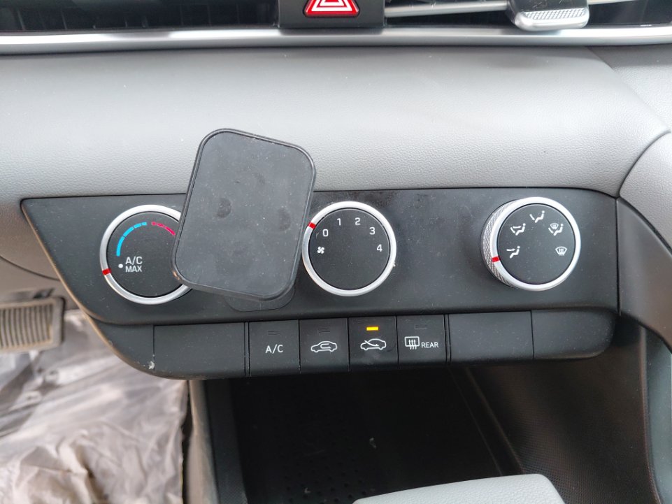 Hyundai Elantra  2023 image