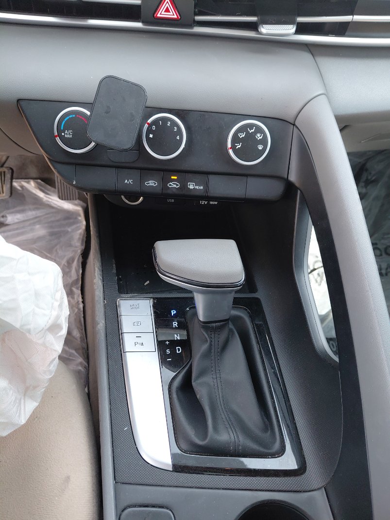 Hyundai Elantra  2023 image