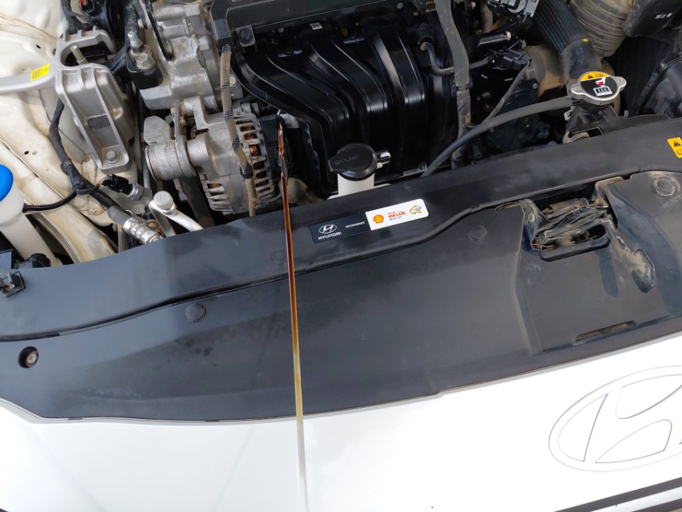 Hyundai Elantra STD 2024 image