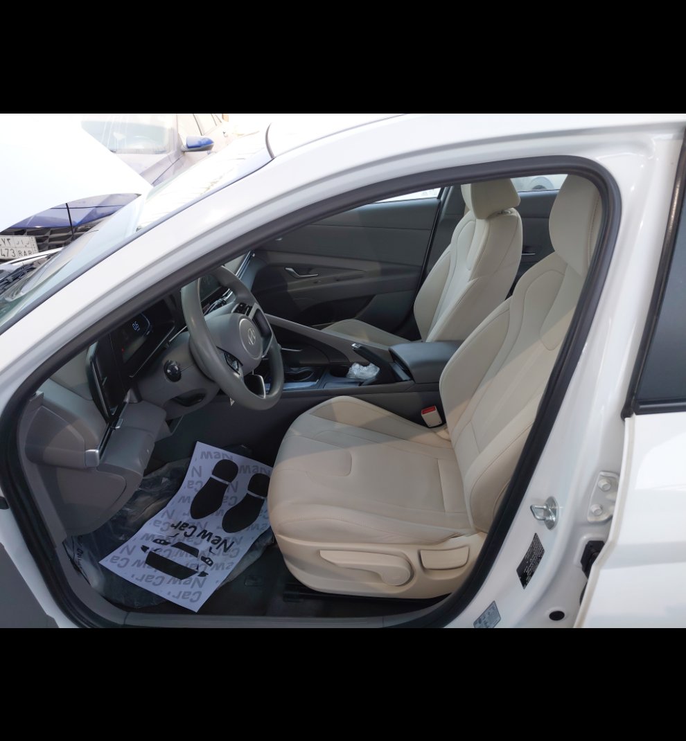 Hyundai Elantra STD 2024 image