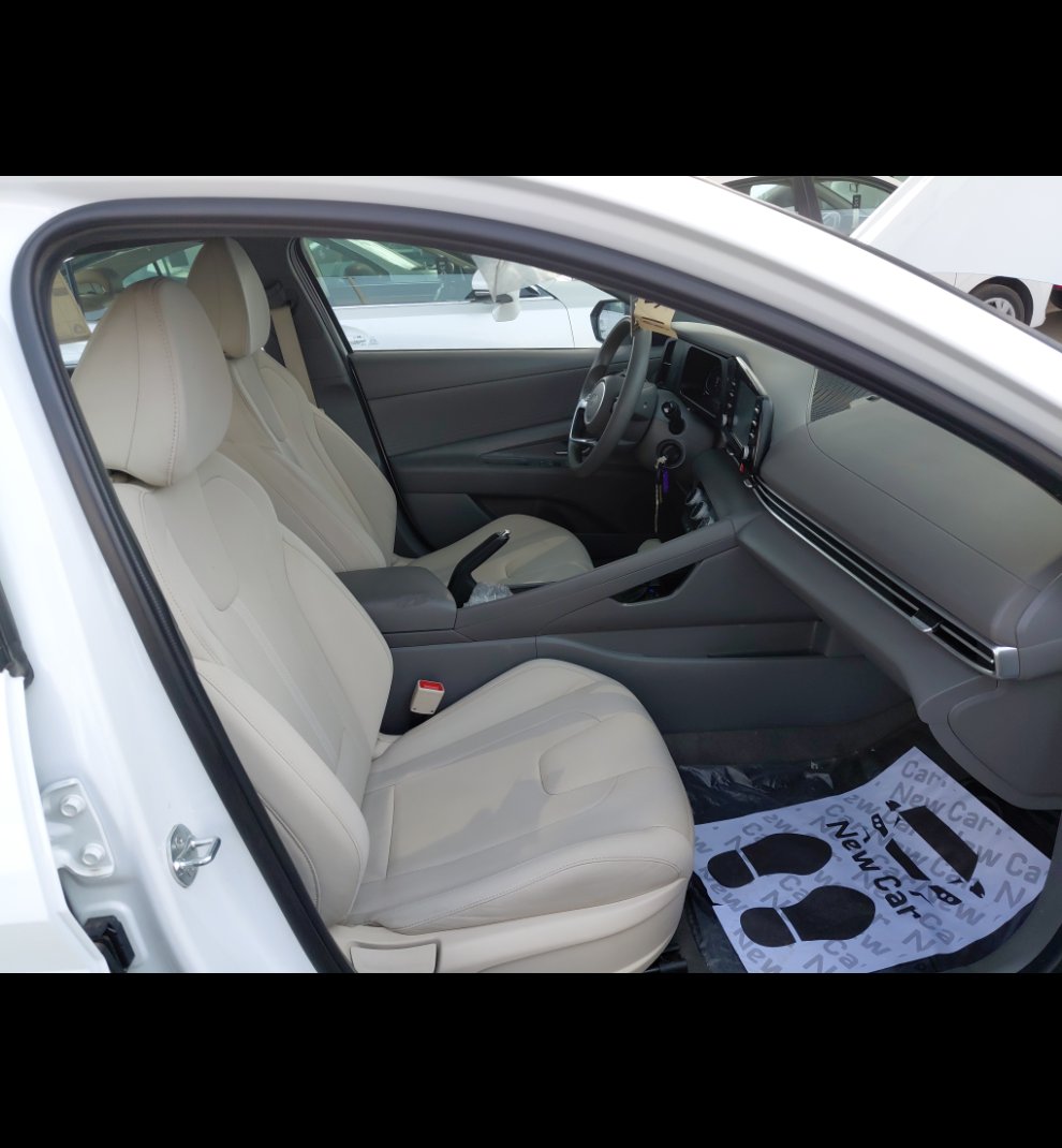 Hyundai Elantra STD 2024 image