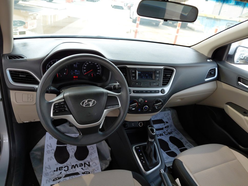 Hyundai Accent STD 2023 image