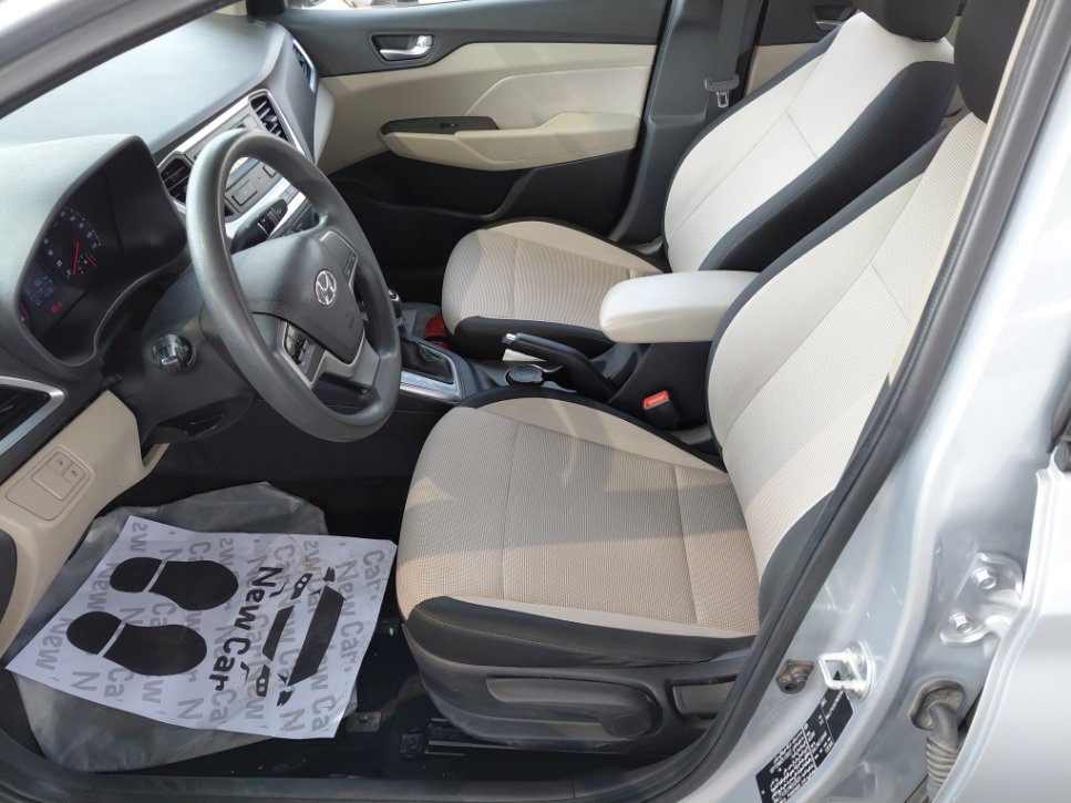 Hyundai Accent STD 2023 image