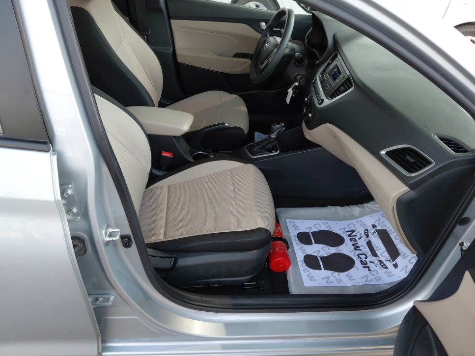 Hyundai Accent STD 2023 image