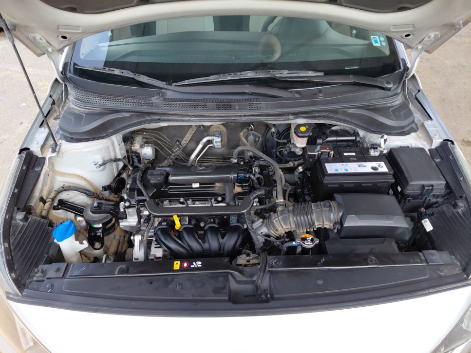 Hyundai Accent STD 2023 image