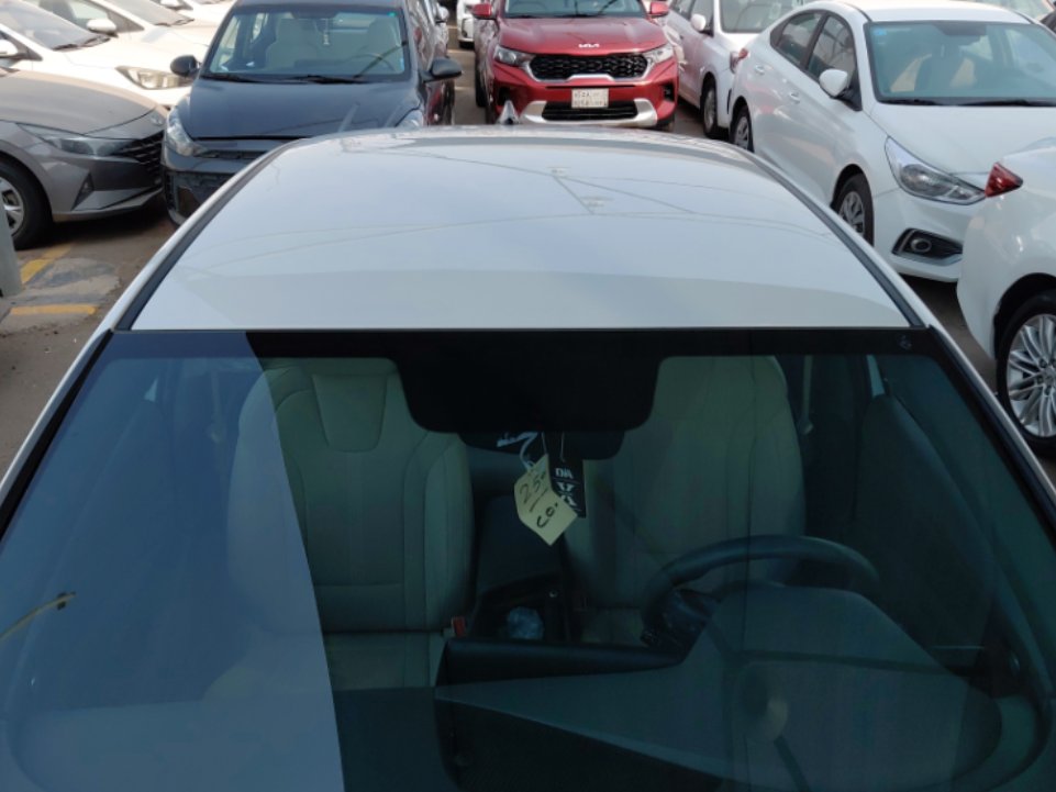 Hyundai Elantra STD 2024 image