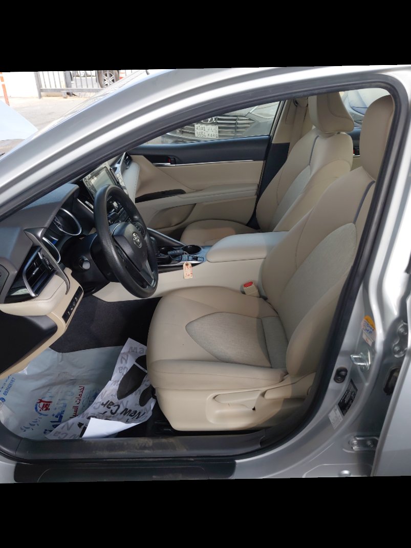 Toyota Camry LE HEV 2021 image