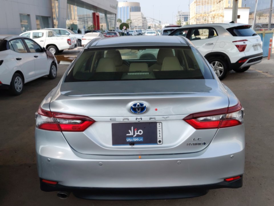 Toyota Camry LE HEV 2021 image