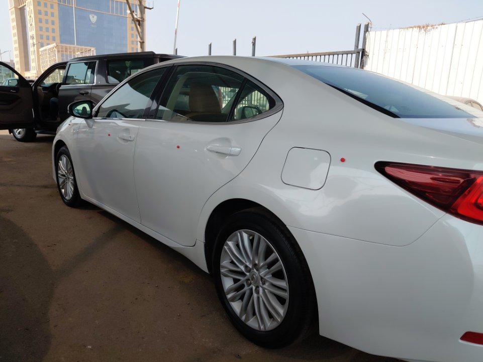 Lexus ES 250 2018 image