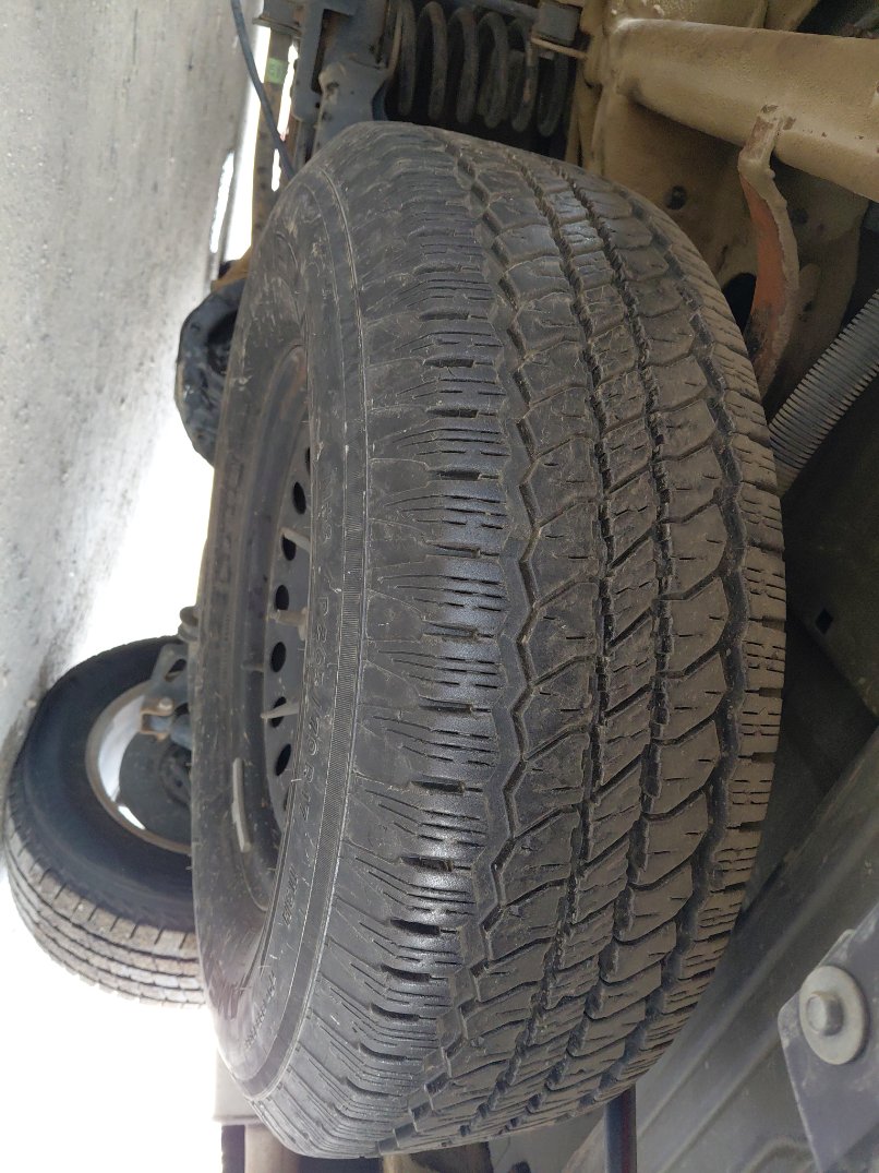 GMC Suburban LS 2016 image