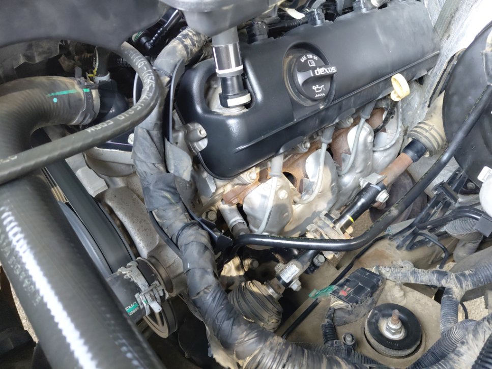 GMC Suburban LS 2016 image