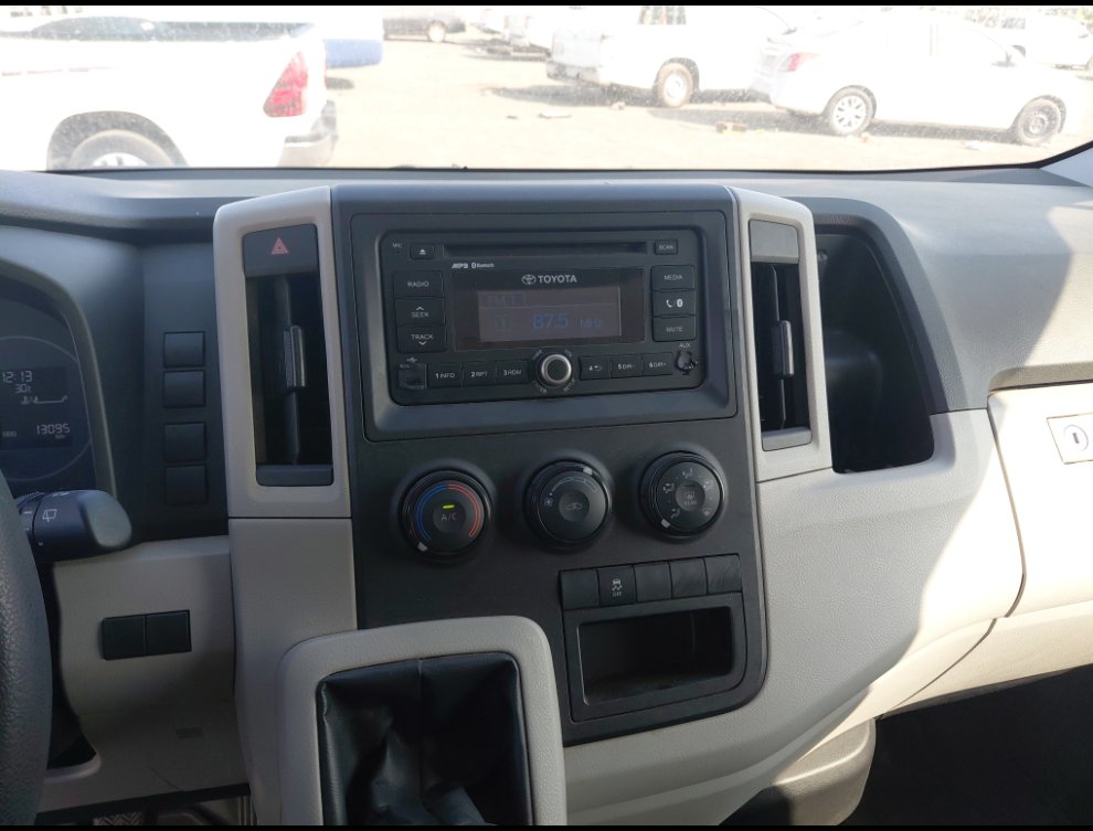 Toyota Hiace Van  2020 image