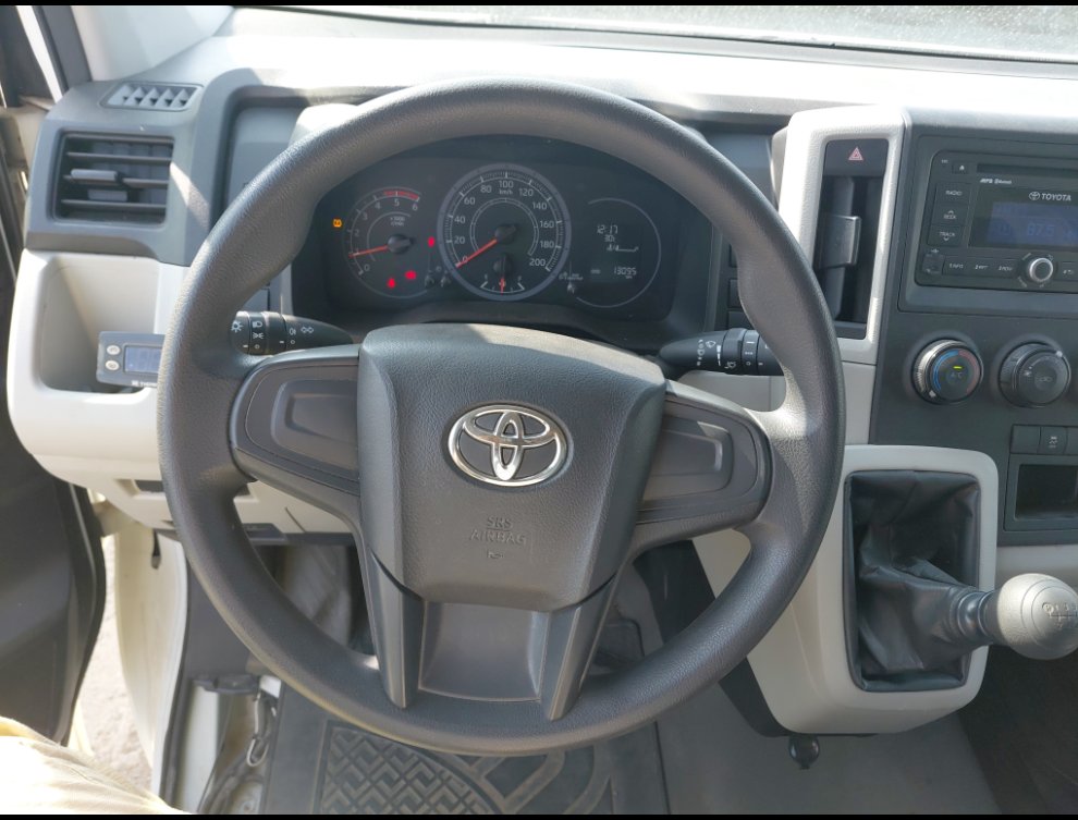 Toyota Hiace Van  2020 image