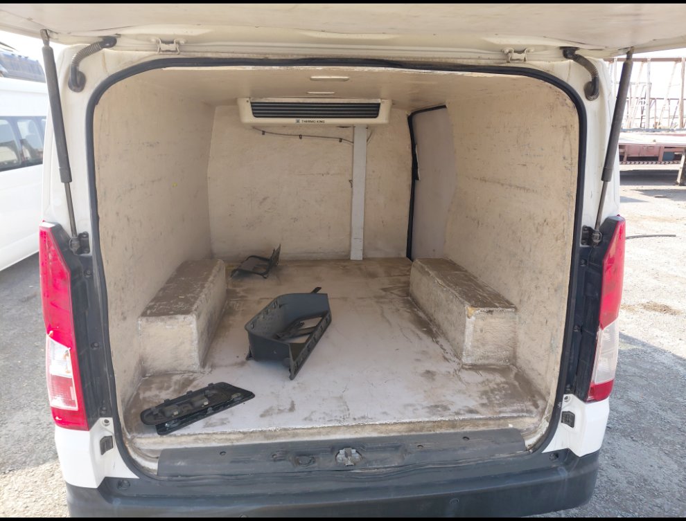 Toyota Hiace Van  2020 image