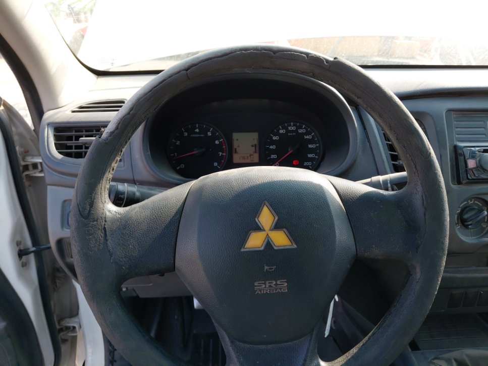 Mitsubishi L200  2016 image