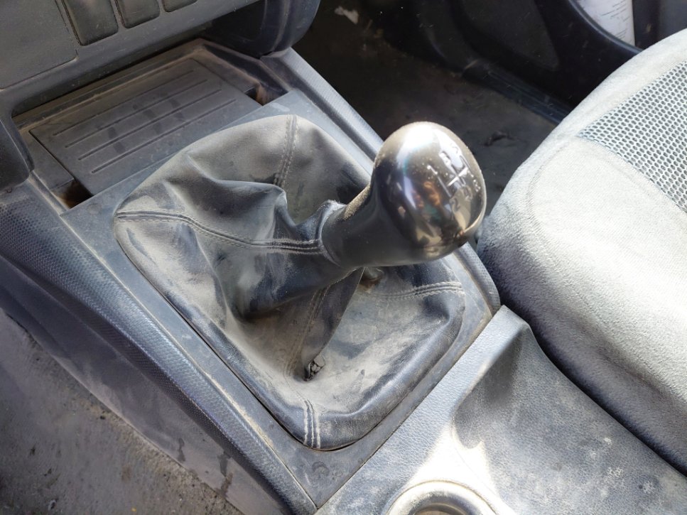 Mitsubishi L200  2016 image