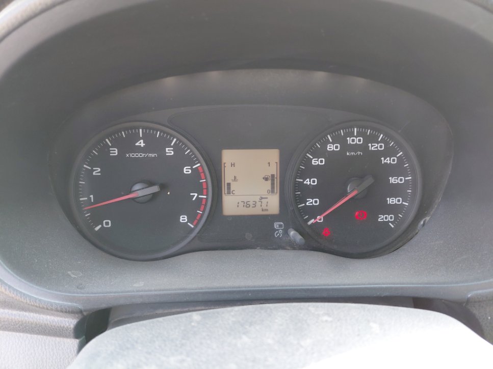 Mitsubishi L200  2016 image