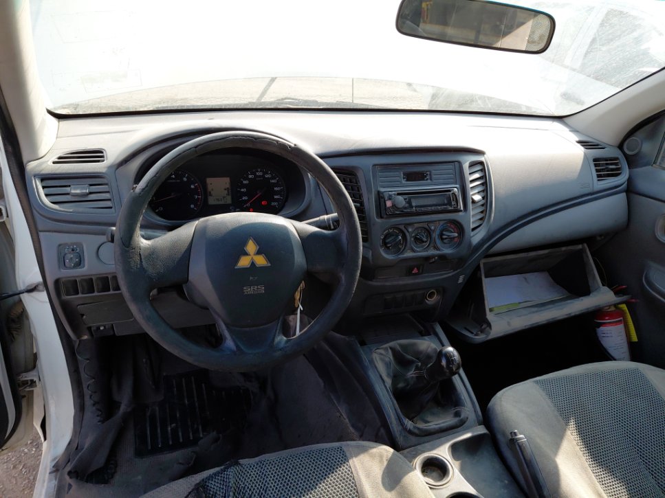 Mitsubishi L200  2016 image