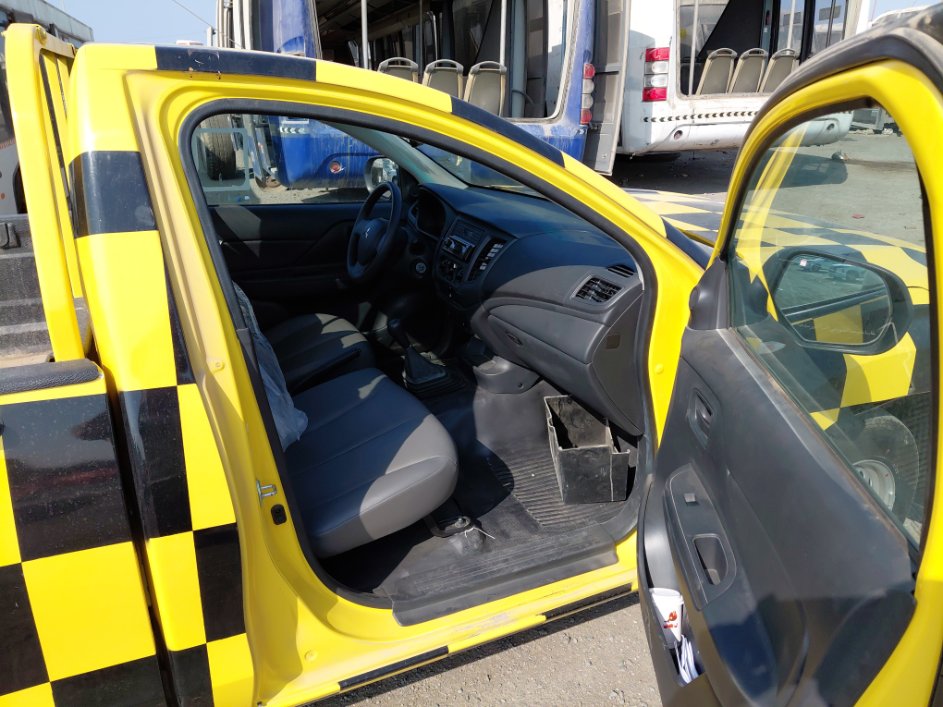 Mitsubishi L200  2020 image