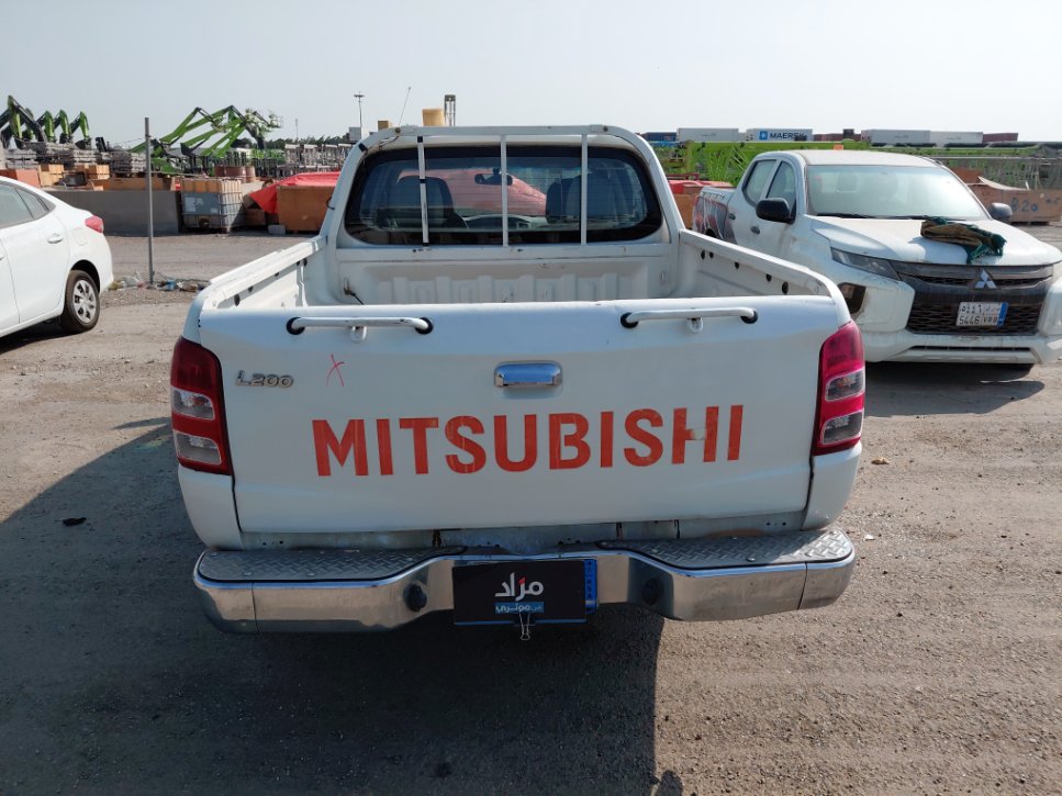 Mitsubishi L200  2016 image