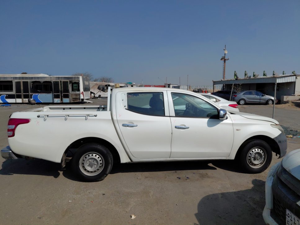 Mitsubishi L200  2016 image