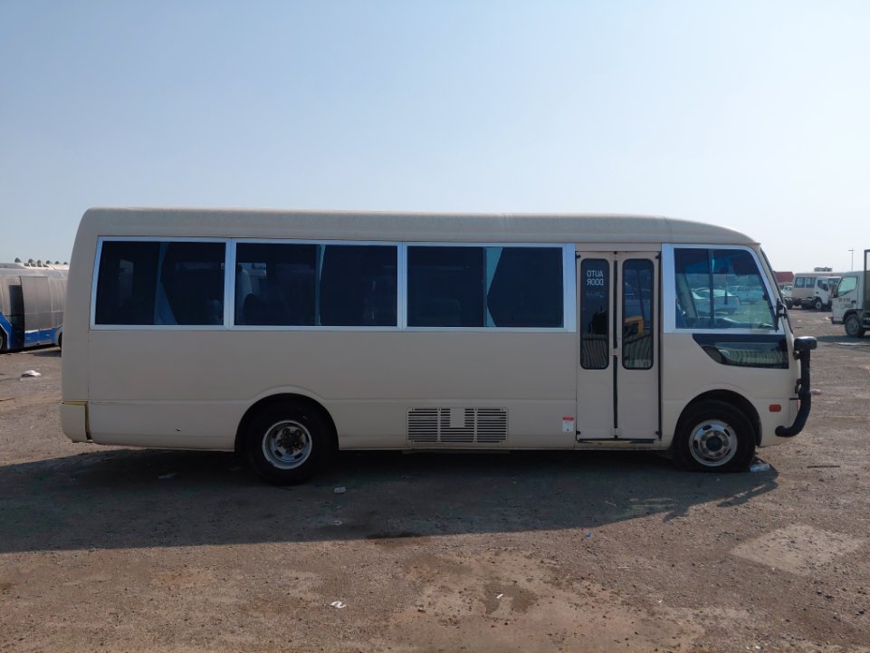 ميتسوبيشي روزا  2015 image