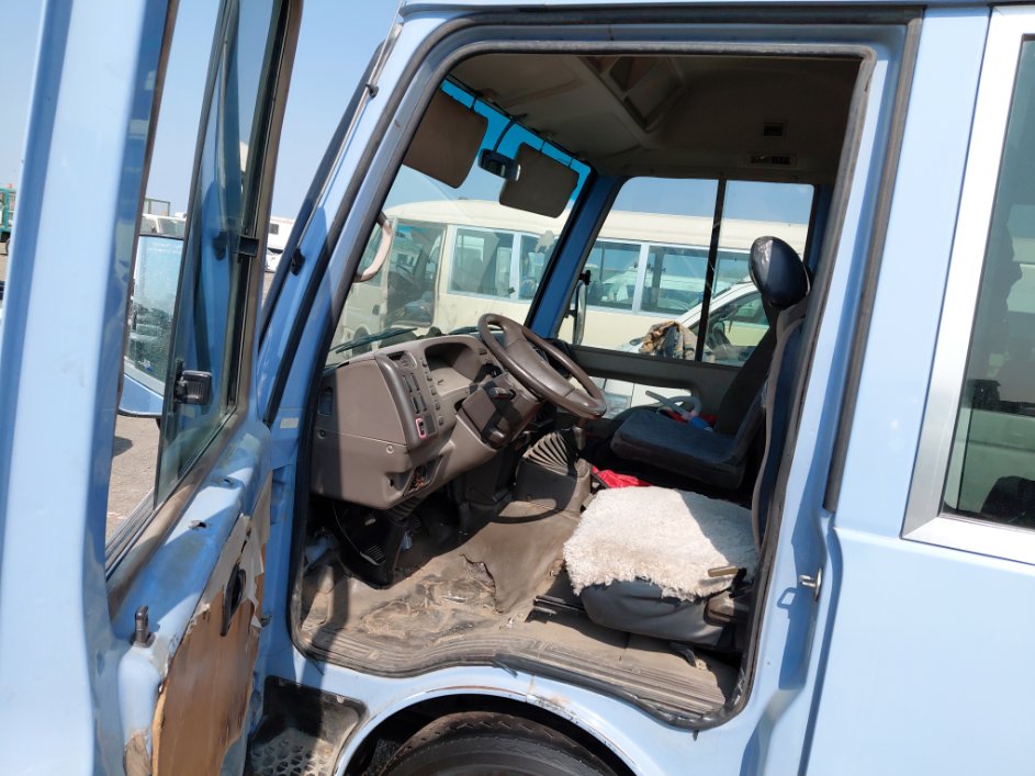 Mitsubishi Rosa  2013 image