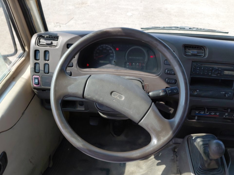 Mitsubishi Rosa  2015 image