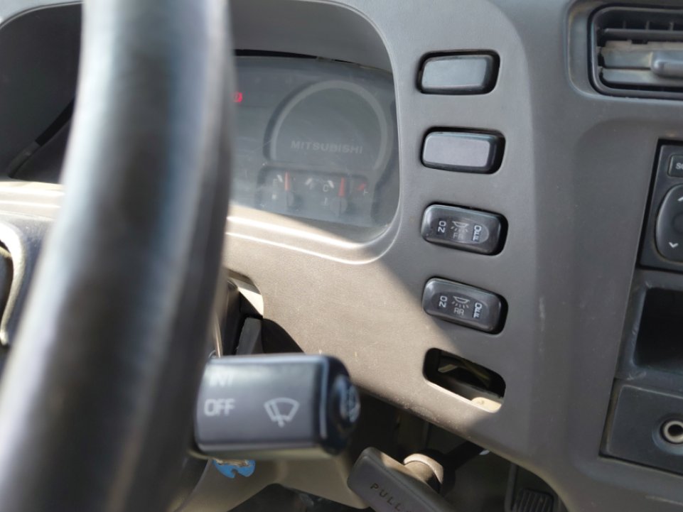 Mitsubishi Rosa  2015 image